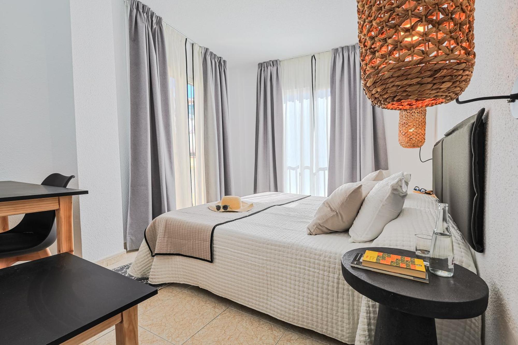 Hotel Olas De Almuñécar Kültér fotó